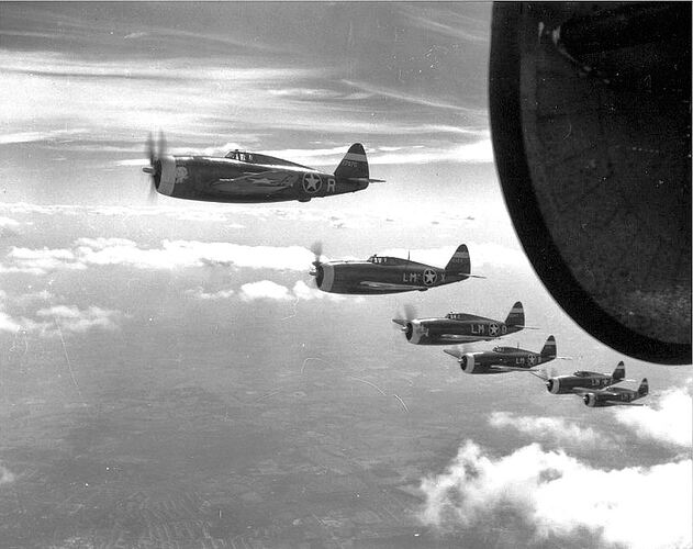 62d_Fighter_Squadron_P-47_Thunderbolts_-_1944